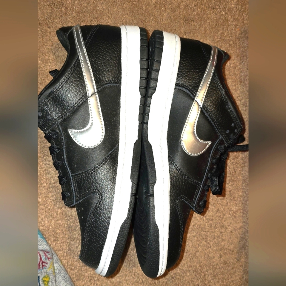 Nike Dunk Low NBA 75th Anniversary Spurs (GS) Size 6.5y/ 8 Women’s